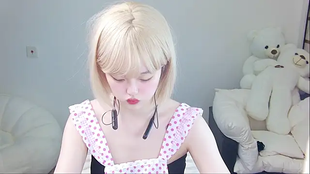 Evil-Bunny007 online show from June 2, 2026, 12:05 pm