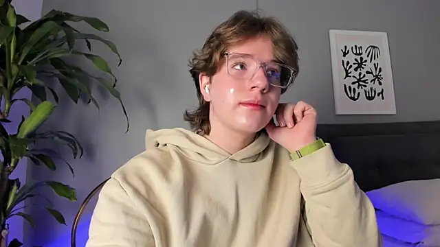 LucasMoraless online show from June 2, 2026, 2:39 pm