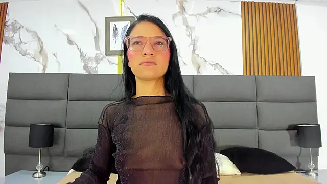 SophiieCalloway1 online show from June 3, 2026, 2:18 pm