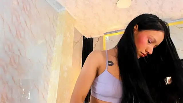 SophiieCalloway1 online show from May 21, 2026, 2:25 pm