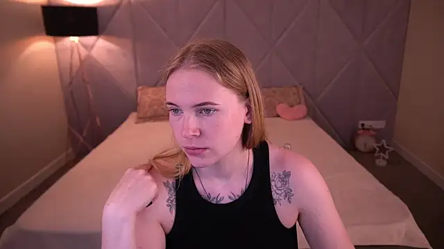 NikkyReyyy online show from May 20, 2026, 5:26 am