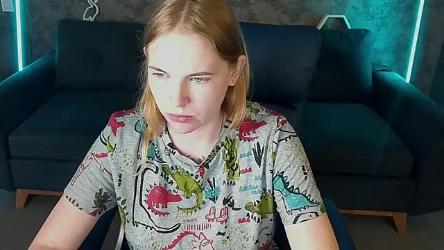 NikkyReyyy online show from May 22, 2026, 6:11 am