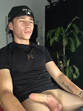 Salvatore angelo online show from May 28, 2026, 3:25 am