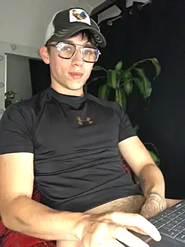 Salvatore angelo online show from June 26, 2026, 2:39 am