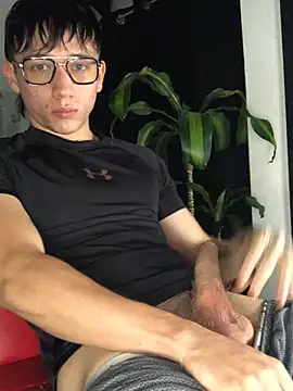 Salvatore angelo online show from June 5, 2026, 3:11 am