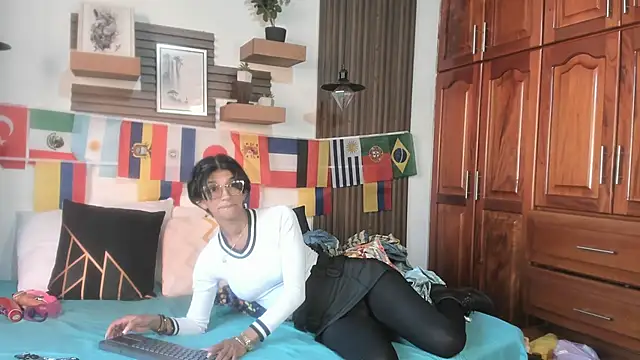 Snapshot of Evaa_campbell chatting on June 27, 2026, 12:22 pm Evaa campbell online show from June 27, 2026, 12:22 pm