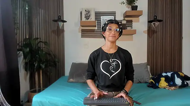 Snapshot of Evaa_campbell chatting on July 13, 2026, 12:26 pm Evaa campbell online show from July 13, 2026, 12:26 pm