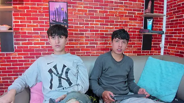Hoot boyss  online show from June 2, 2026, 8:09 pm