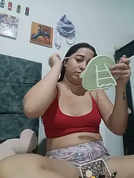 Snapshot of Lulu_sweet- chatting on June 3, 2026, 4:35 am Lulu sweet- online show from June 3, 2026, 4:35 am