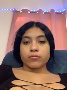 Paula-sinz online show from May 19, 2026, 9:33 pm
