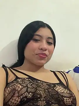 Paula-sinz online show from May 26, 2026, 9:57 pm