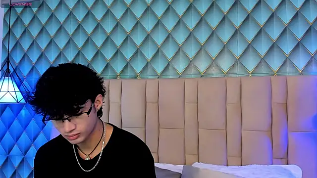 Sofia-Ethan online show from June 20, 2026, 1:38 pm