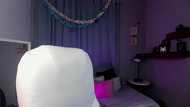 Snapshot of vanillafairy_ chatting on July 3, 2026, 7:31 pm vanillafairy online show from July 3, 2026, 7:31 pm