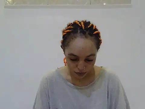 Snapshot of silk_couple1 chatting on June 6, 2026, 6:35 pm silk couple1 online show from June 6, 2026, 6:35 pm