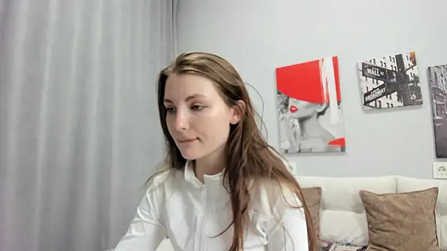 Shyly  Lisa online show from May 30, 2026, 1:34 am