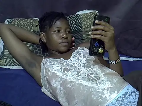 Snapshot of Sweet-tatiana chatting on July 15, 2026, 9:33 pm Sweet-tatiana online show from July 15, 2026, 9:33 pm