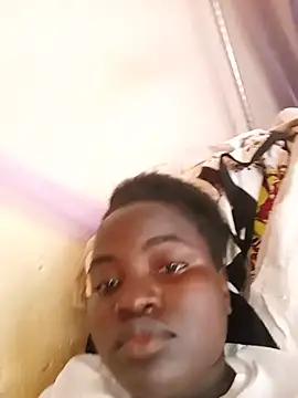 Snapshot of creamyy_pussie chatting on June 19, 2026, 12:00 pm creamyy pussie online show from June 19, 2026, 12:00 pm