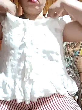 Snapshot of -Yeyi- chatting on July 19, 2026, 9:50 am -Yeyi- online show from July 19, 2026, 9:50 am