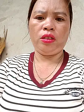 Snapshot of -Yeyi- chatting on July 13, 2026, 11:48 pm -Yeyi- online show from July 13, 2026, 11:48 pm
