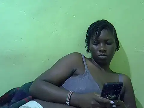 Snapshot of Sweet-Lynn chatting on July 20, 2026, 10:39 am Sweet-Lynn online show from July 20, 2026, 10:39 am