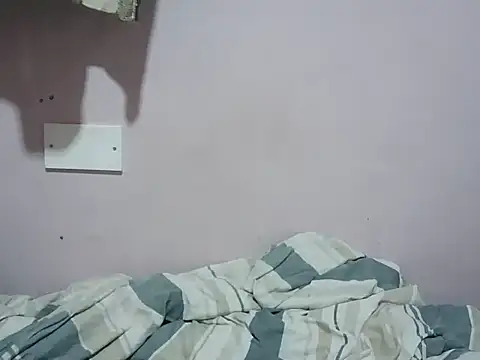 Snapshot of Squirty_pussie chatting on July 13, 2026, 7:35 pm Squirty pussie online show from July 13, 2026, 7:35 pm