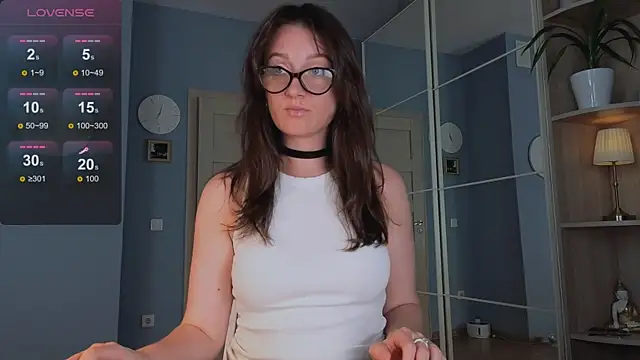 GoldenCrystall online show from July 10, 2026, 4:07 pm