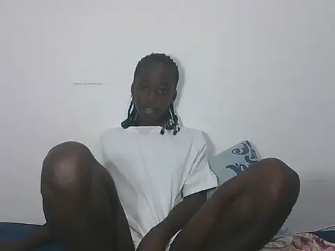 Darkpretty23 online show from May 27, 2026, 2:02 pm