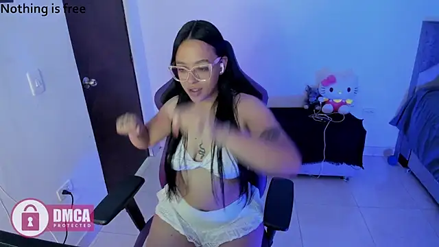 Snapshot of Spicydollx_1 chatting on June 6, 2026, 4:12 pm Spicydollx 1 online show from June 6, 2026, 4:12 pm