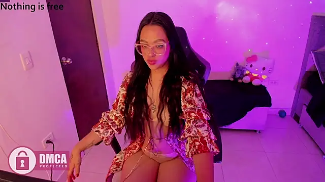 Snapshot of Spicydollx_1 chatting on June 10, 2026, 4:30 pm Spicydollx 1 online show from June 10, 2026, 4:30 pm