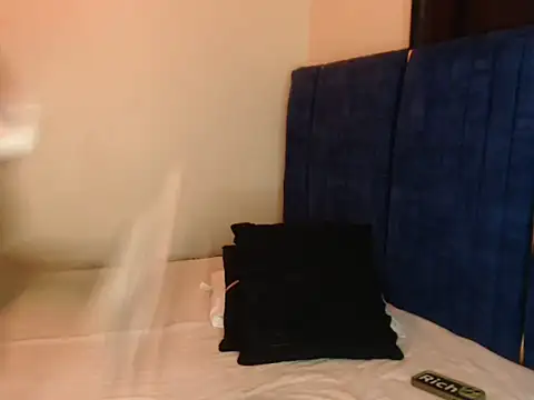 Luxe glow online show from May 21, 2026, 2:53 am