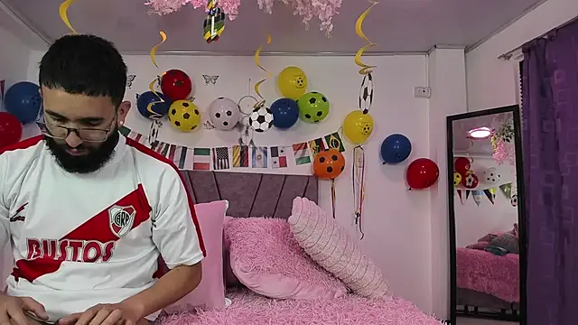 Snapshot of ObsessionRoom chatting on July 15, 2026, 1:07 pm ObsessionRoom online show from July 15, 2026, 1:07 pm