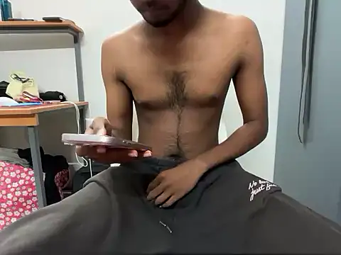 male18in online show from June 7, 2026, 1:05 pm