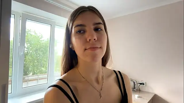 LaurindaStalford online show from May 28, 2026, 2:45 pm