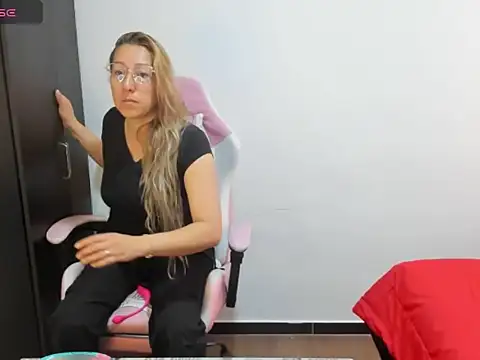 beautyfullchrys online show from June 2, 2026, 12:27 pm