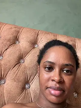 Snapshot of pretty_zii chatting on June 12, 2026, 11:52 am pretty zii online show from June 12, 2026, 11:52 am