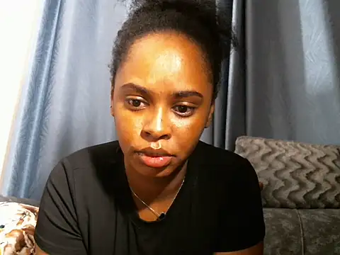 Snapshot of pretty_zii chatting on July 8, 2026, 8:31 pm pretty zii online show from July 8, 2026, 8:31 pm