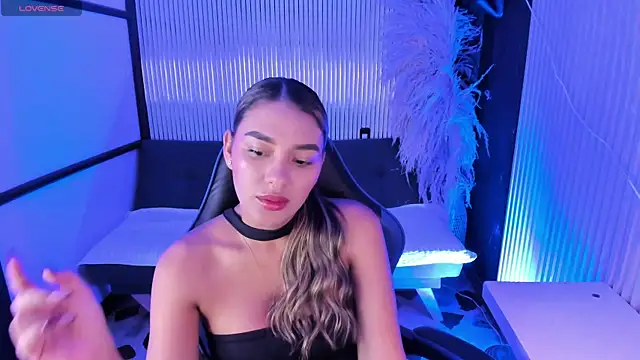 Snapshot of SophieWatson_ chatting on June 20, 2026, 1:49 pm SophieWatson online show from June 20, 2026, 1:49 pm