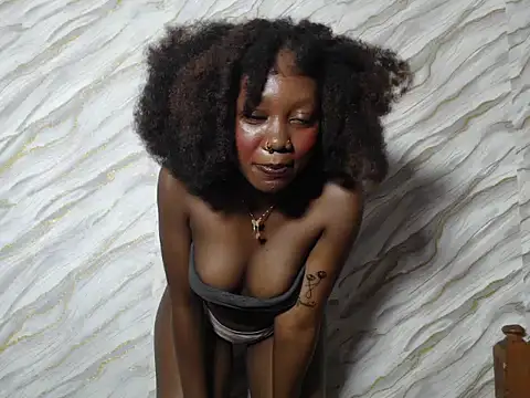 SpicyMackenzie22 online show from May 17, 2026, 2:50 pm