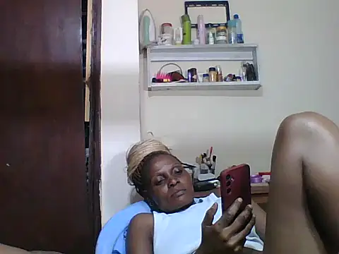 Ebonyqueen4 online show from June 1, 2026, 7:13 pm