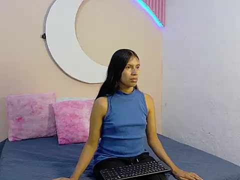 Snapshot of SamanthaLaurent chatting on July 16, 2026, 6:38 pm SamanthaLaurent online show from July 16, 2026, 6:38 pm