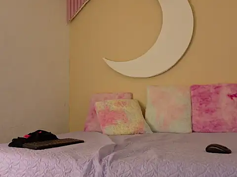 SamanthaLaurent online show from June 3, 2026, 12:44 am