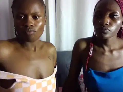 Snapshot of Candysleek_petite chatting on July 19, 2026, 1:14 am Candysleek petite online show from July 19, 2026, 1:14 am