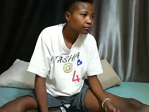 Snapshot of Bambybeauty2 chatting on July 18, 2026, 6:00 am Bambybeauty2 online show from July 18, 2026, 6:00 am