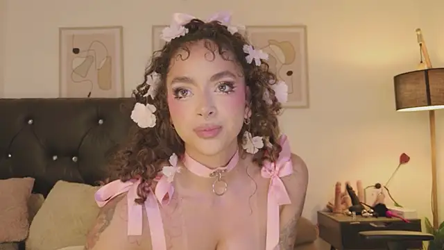 curlyanenth online show from June 2, 2026, 3:39 am