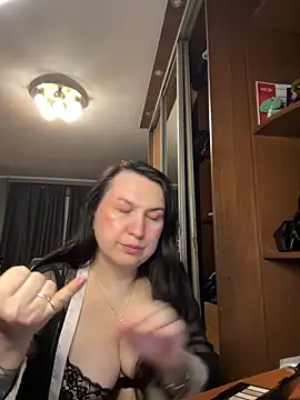 EvaBeautyXxX online show from June 1, 2026, 11:15 pm