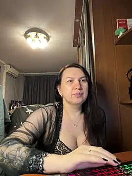 Snapshot of EvaBeautyXxX chatting on July 8, 2026, 10:10 pm EvaBeautyXxX online show from July 8, 2026, 10:10 pm