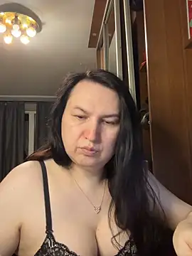 Snapshot of EvaBeautyXxX chatting on June 14, 2026, 10:44 pm EvaBeautyXxX online show from June 14, 2026, 10:44 pm