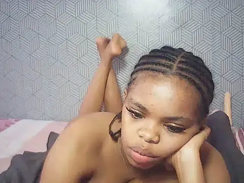 BustieLaura online show from July 5, 2026, 6:53 am