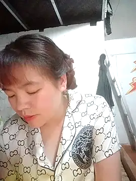 Loleml01 online show from June 1, 2026, 5:18 am