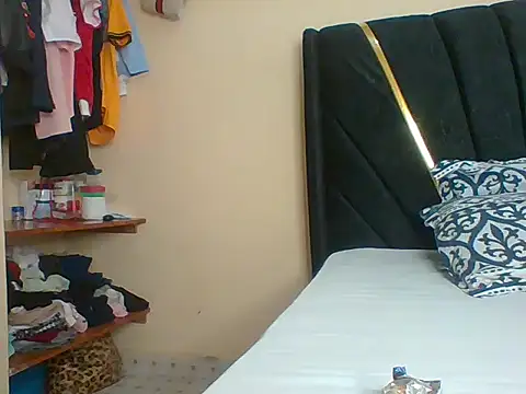 petite cuteass online show from May 21, 2026, 8:34 am